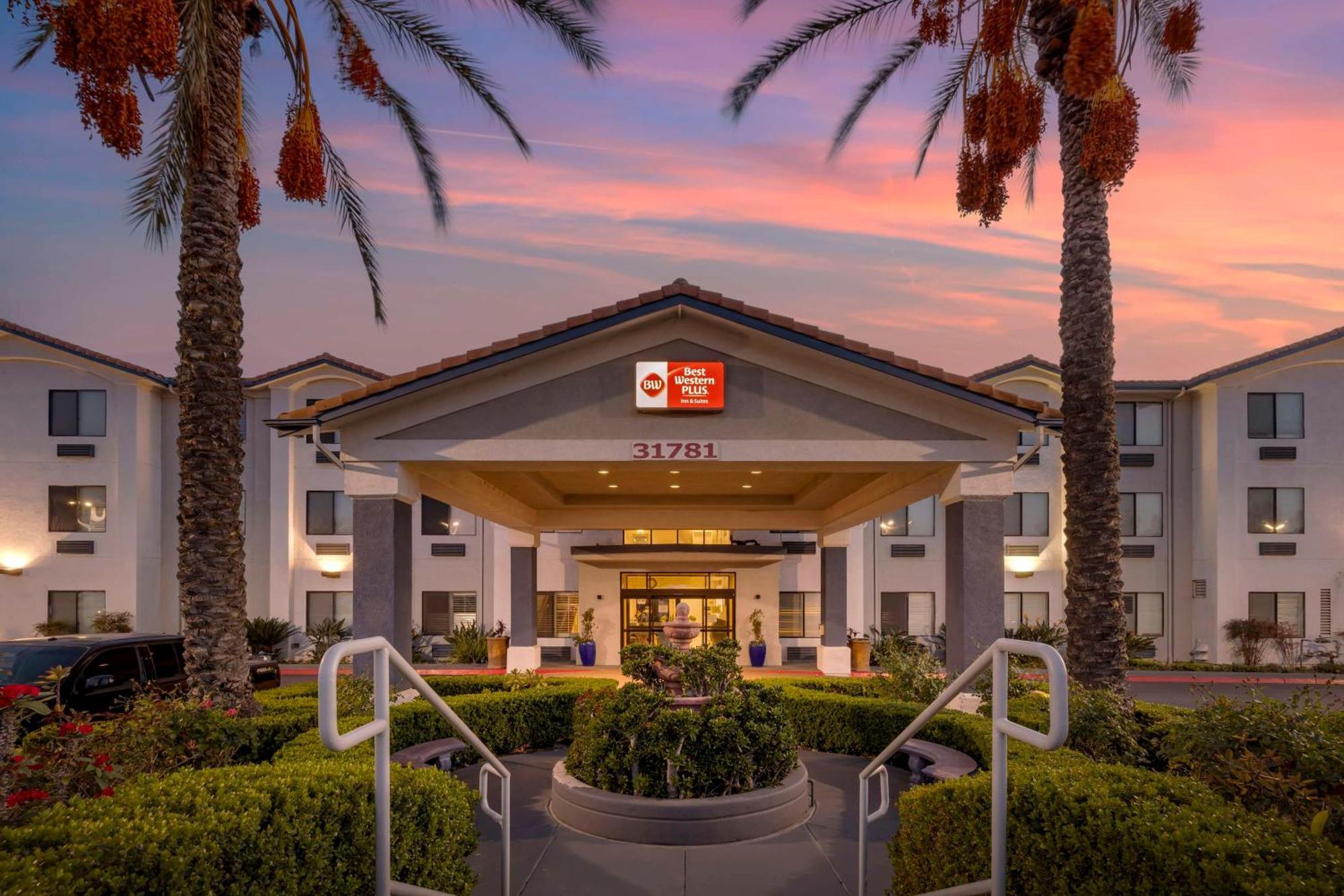 Best Western Plus Lake Elsinore Inn & Suites Buitenkant foto