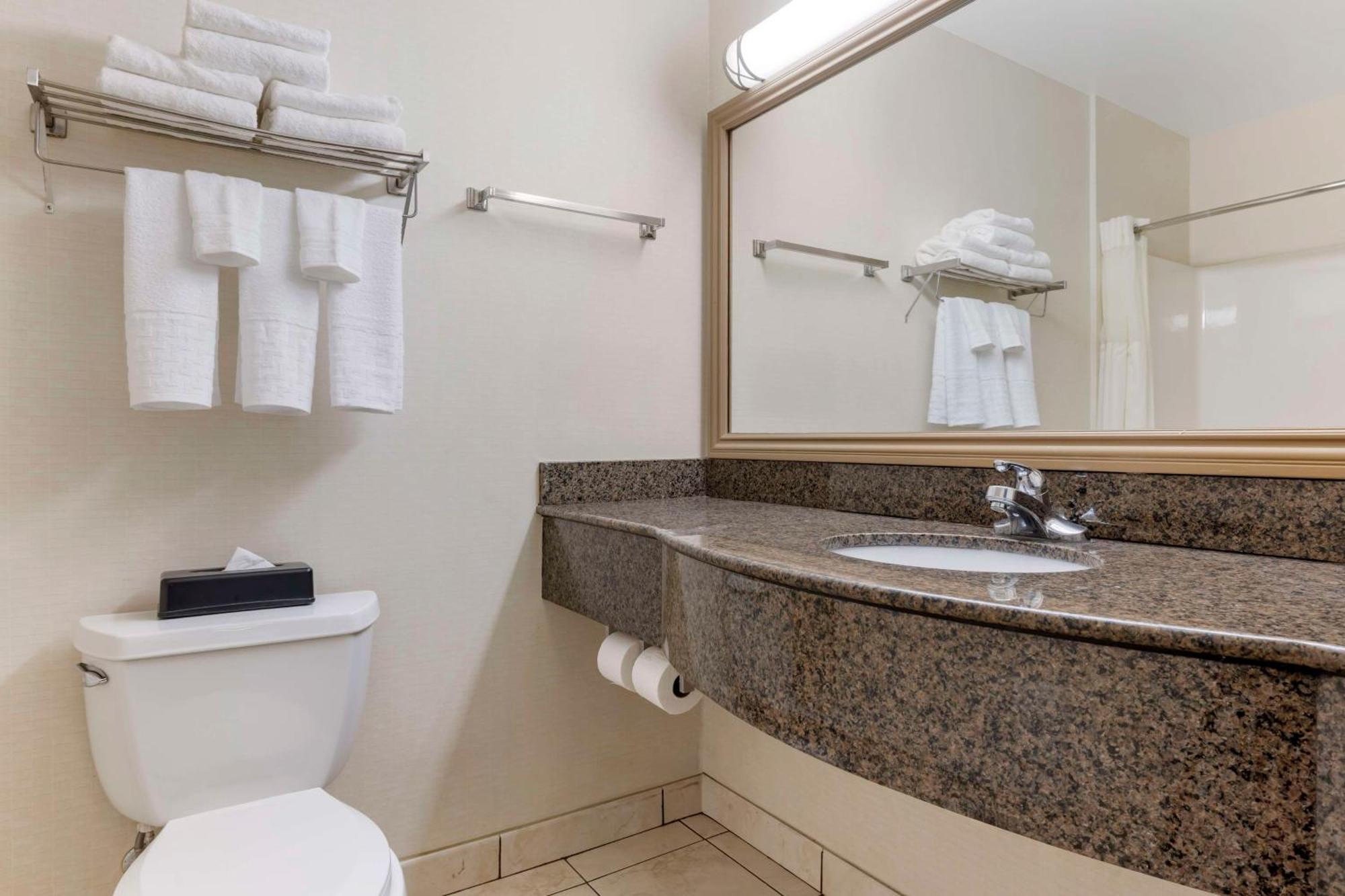 Best Western Plus Lake Elsinore Inn & Suites Buitenkant foto
