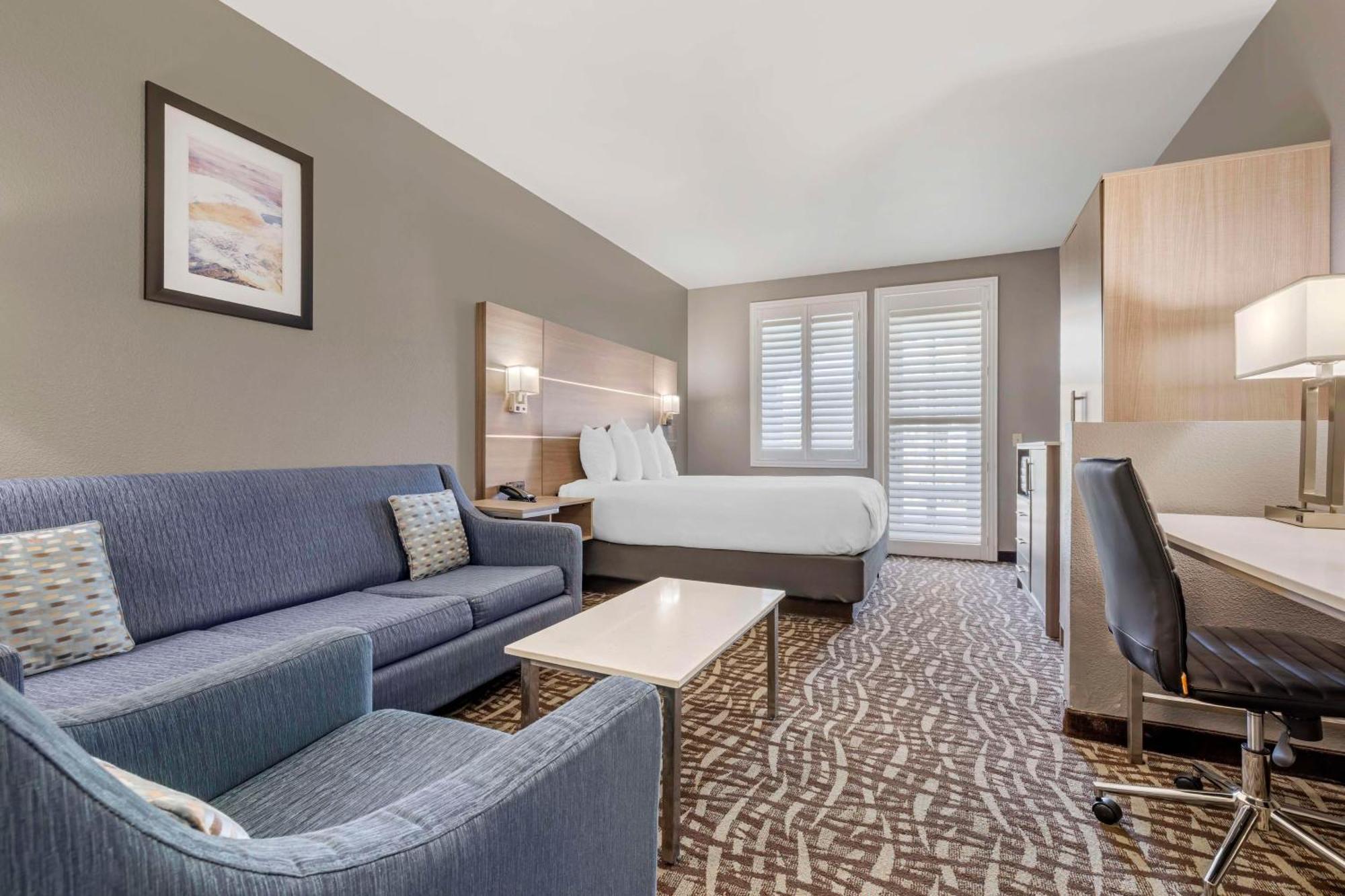 Best Western Plus Lake Elsinore Inn & Suites Buitenkant foto