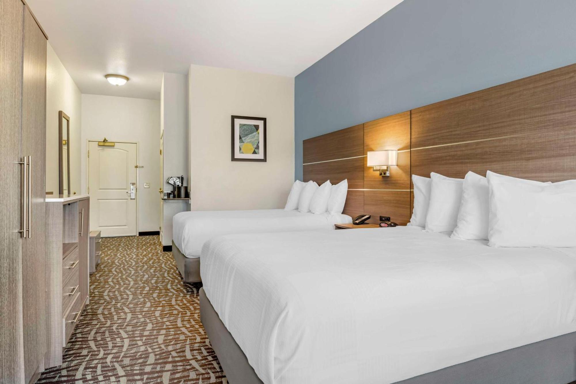 Best Western Plus Lake Elsinore Inn & Suites Buitenkant foto