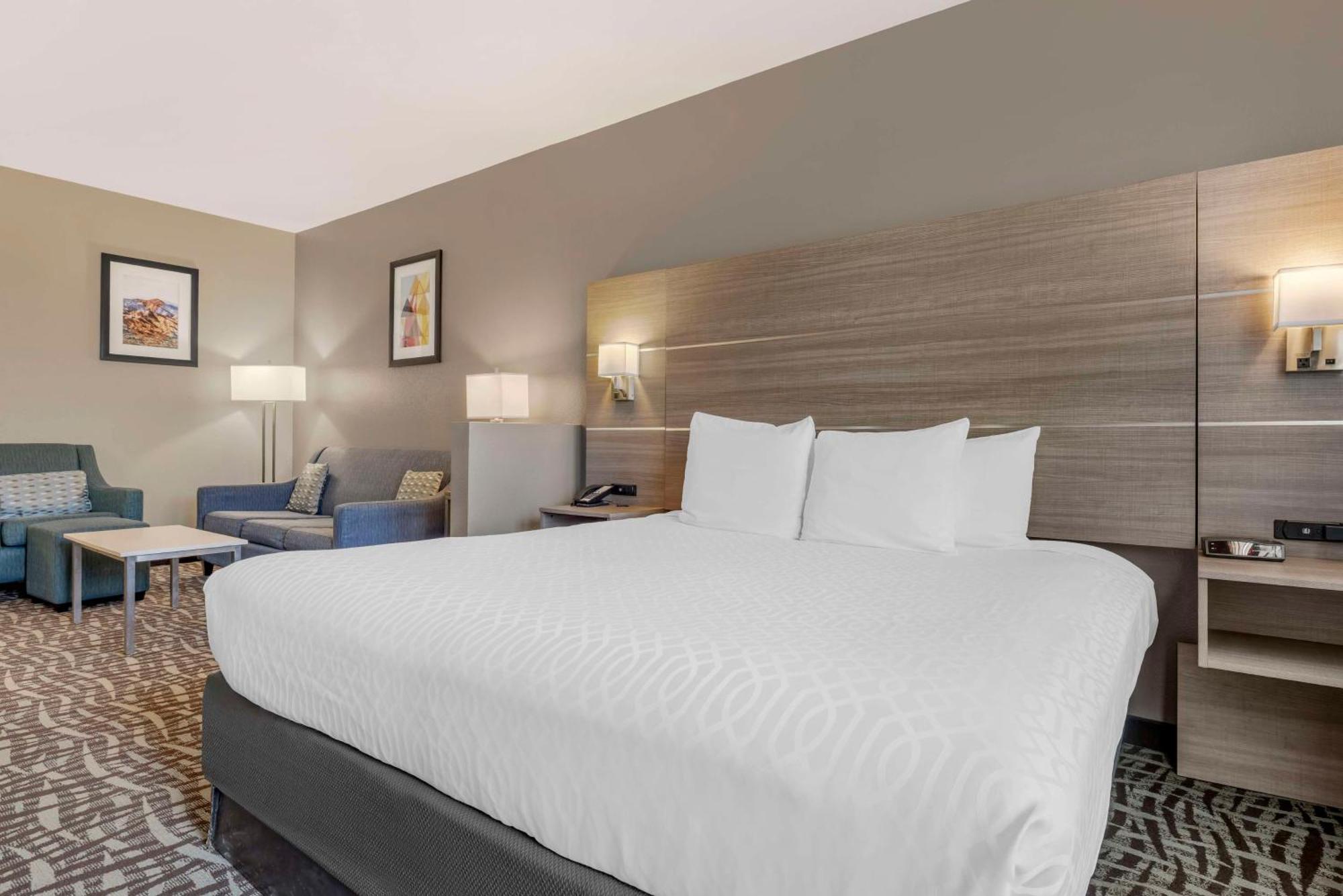Best Western Plus Lake Elsinore Inn & Suites Buitenkant foto