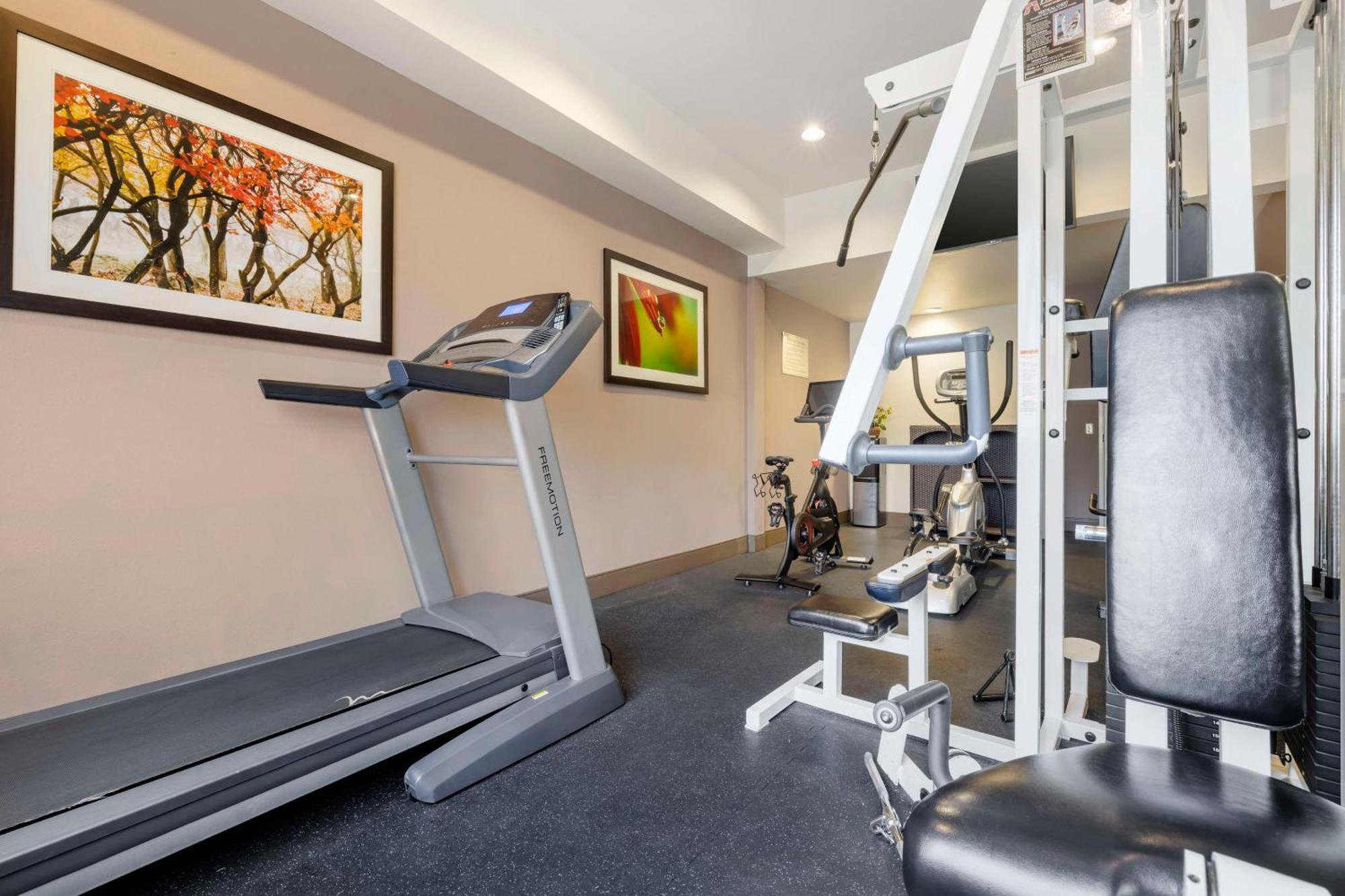 Best Western Plus Lake Elsinore Inn & Suites Buitenkant foto