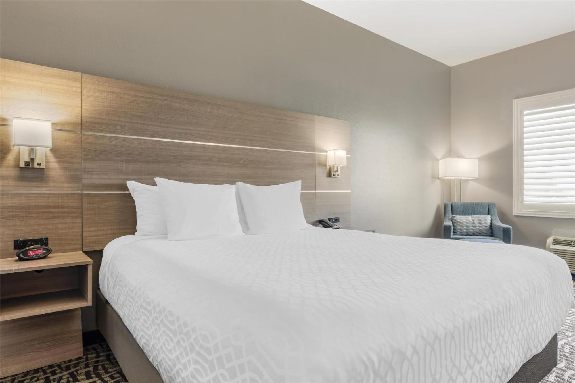 Best Western Plus Lake Elsinore Inn & Suites Buitenkant foto