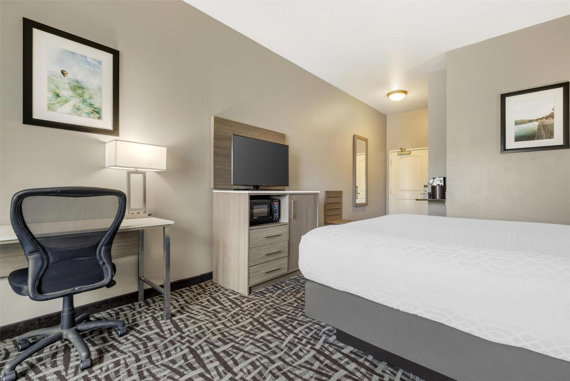 Best Western Plus Lake Elsinore Inn & Suites Buitenkant foto