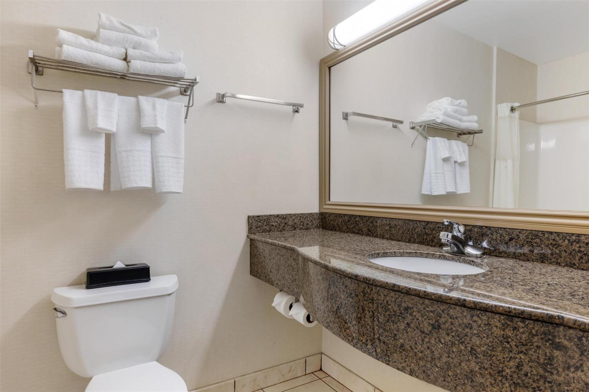 Best Western Plus Lake Elsinore Inn & Suites Buitenkant foto