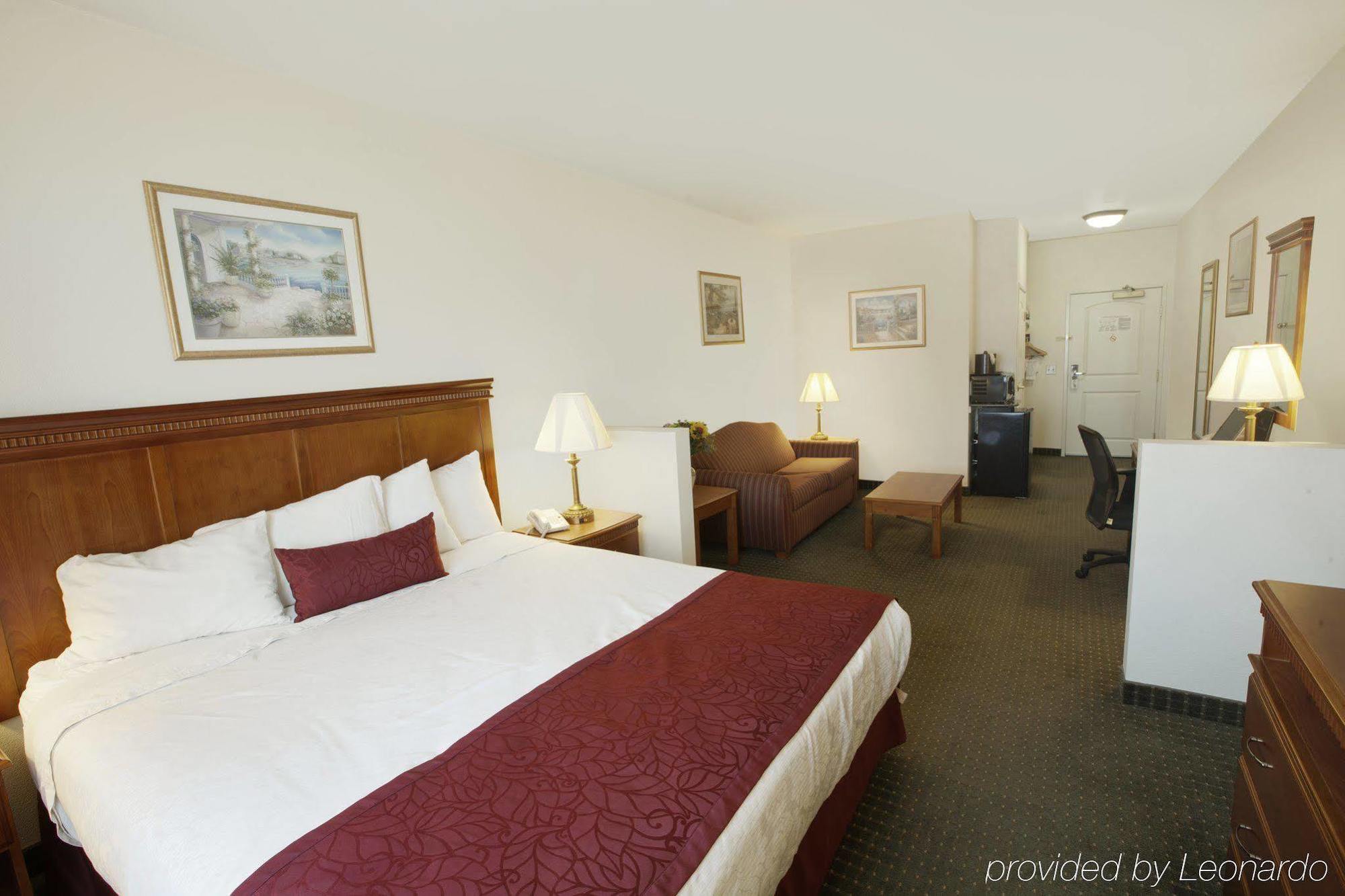 Best Western Plus Lake Elsinore Inn & Suites Buitenkant foto
