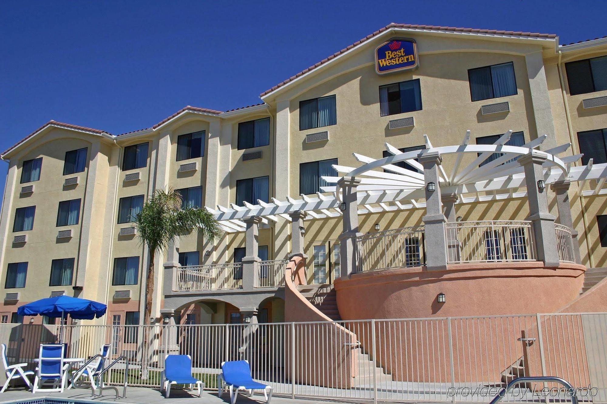 Best Western Plus Lake Elsinore Inn & Suites Buitenkant foto
