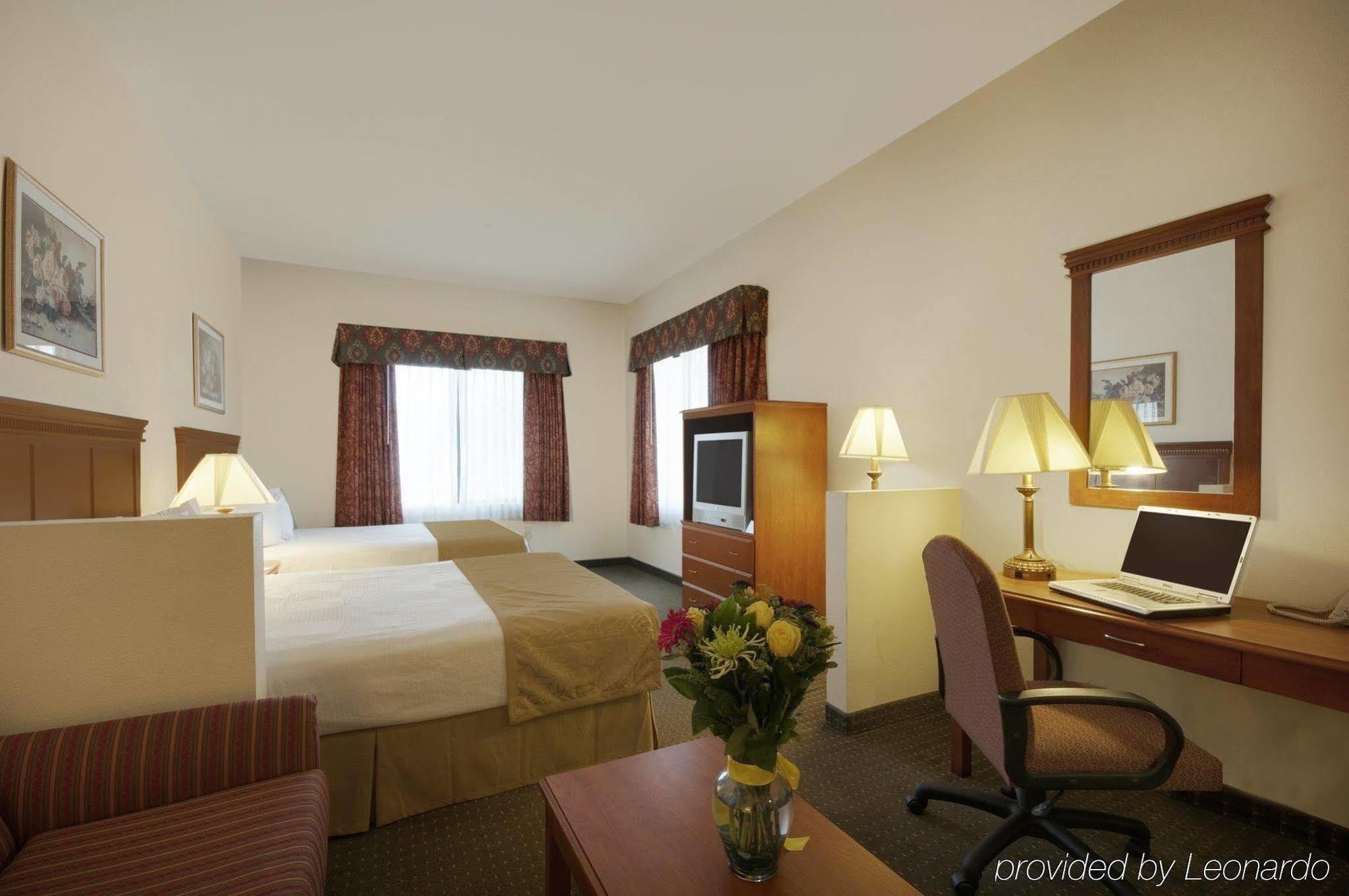 Best Western Plus Lake Elsinore Inn & Suites Buitenkant foto