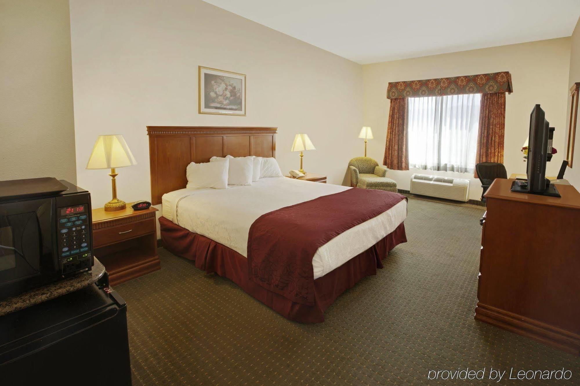 Best Western Plus Lake Elsinore Inn & Suites Buitenkant foto