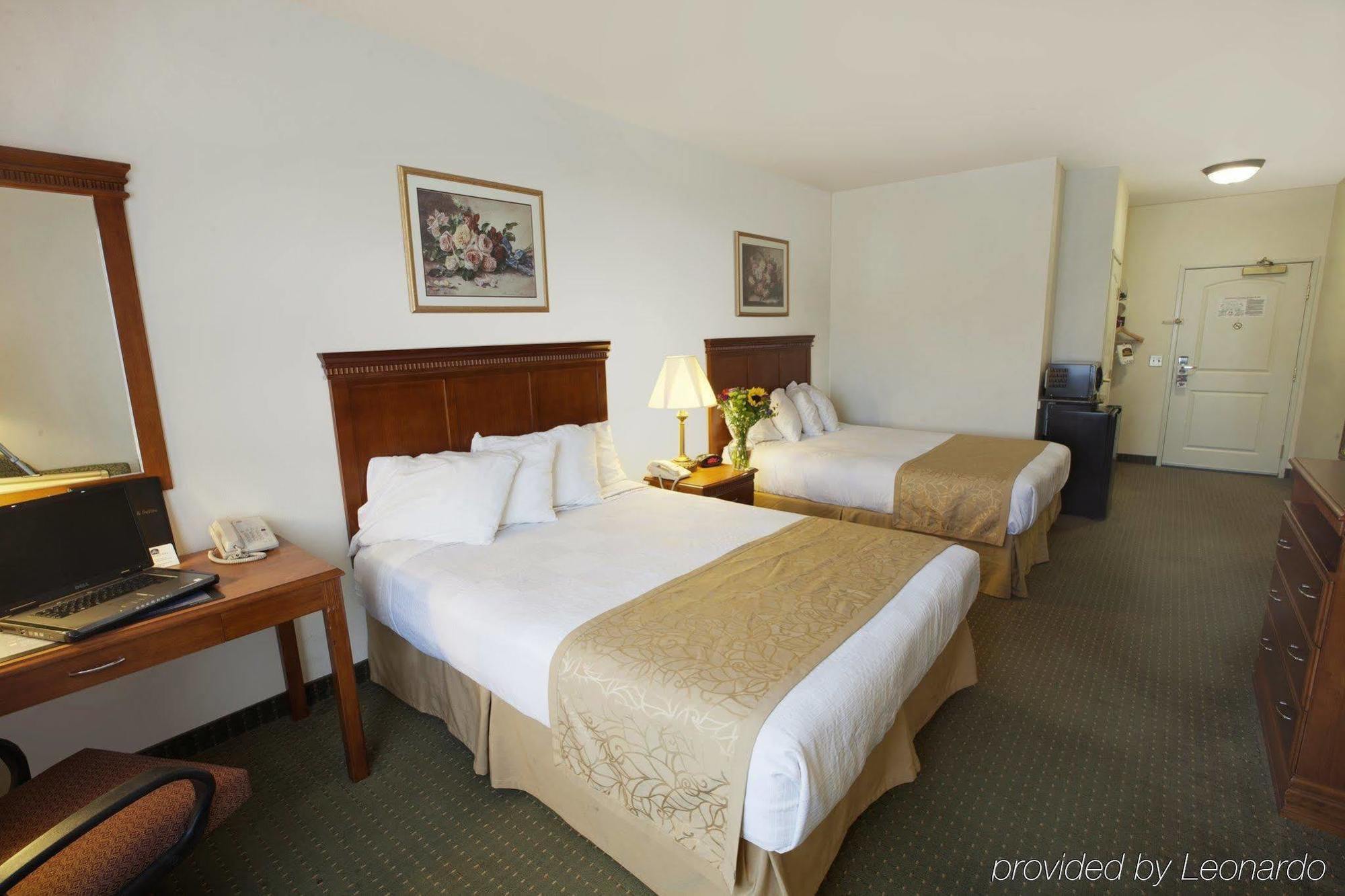 Best Western Plus Lake Elsinore Inn & Suites Buitenkant foto